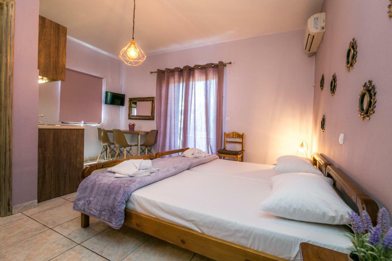 Studios Evis Потос Екстериор снимка