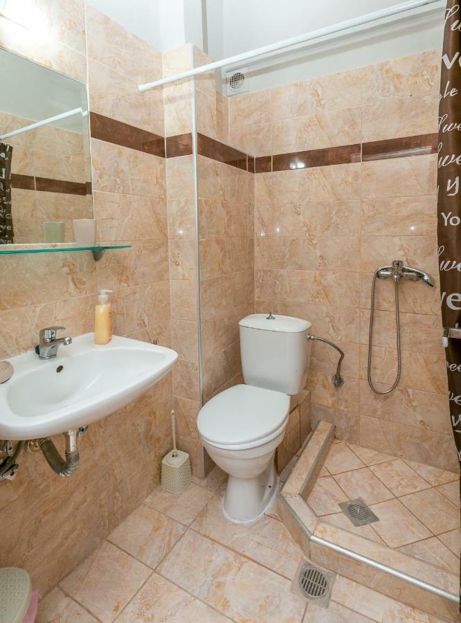 Studios Evis Потос Екстериор снимка